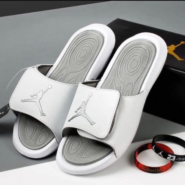 Jordan 850 3 1 7a Quality Replicas are the first copy products such as copycats shoes, watches, clothing, bags, and electronics.