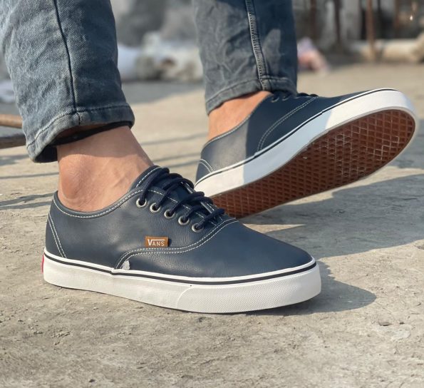 Vans - Image 11