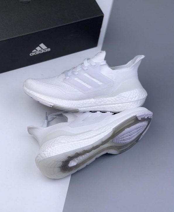 ADIDAS ULTRABOOST 21