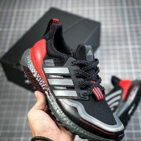 ADIDAS ULTRABOOST GUARD