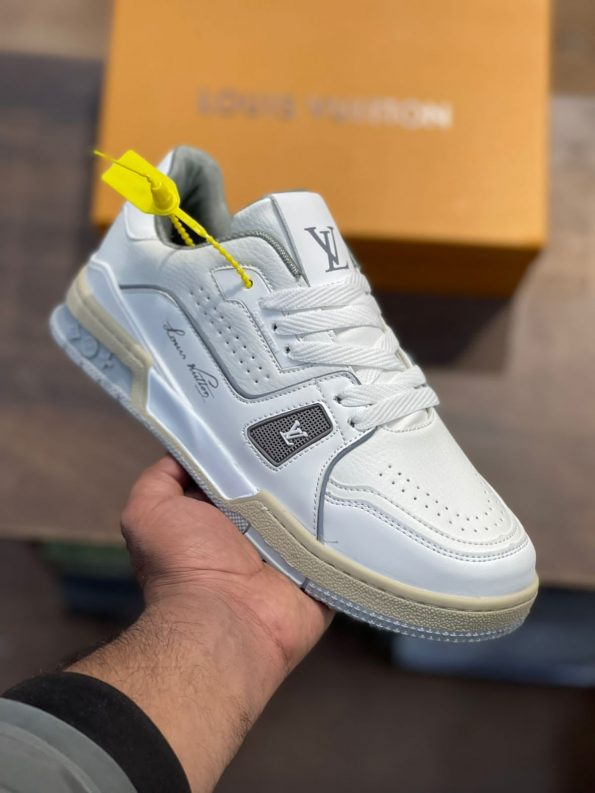 LV SNEAKERS