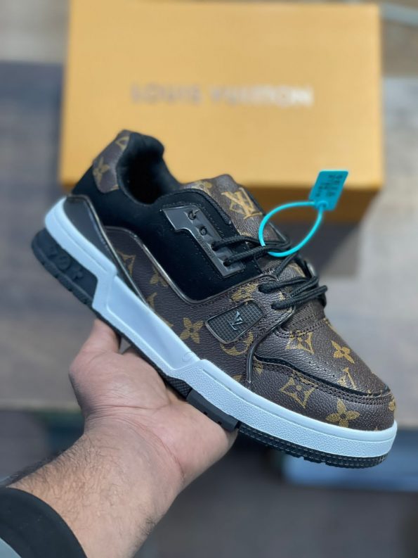 LV SNEAKERS