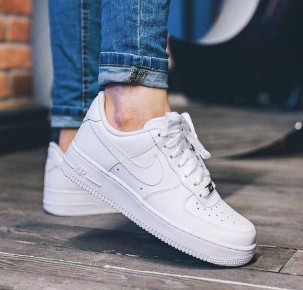 NIKE AIRFORCE 1