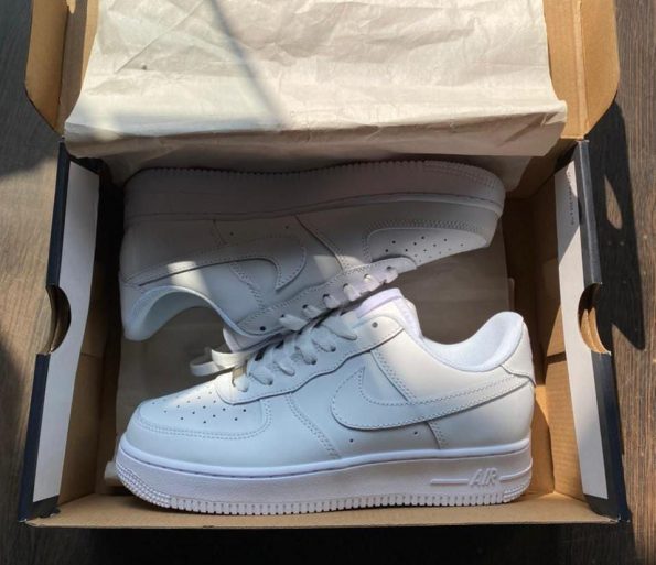 NIKE AIRFORCE 1