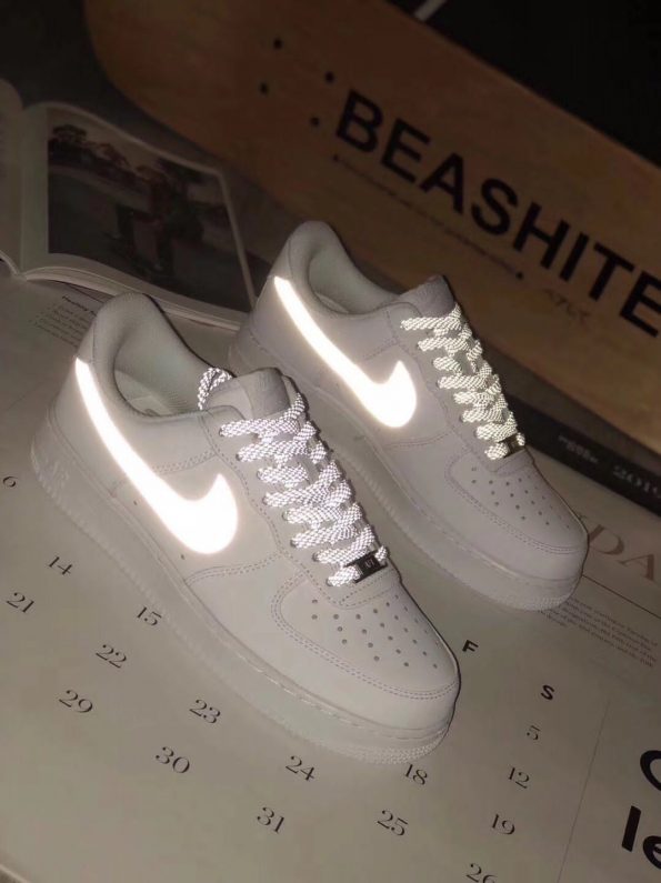 NIKE AIRFORCE 1 REFLECTIVE TICK