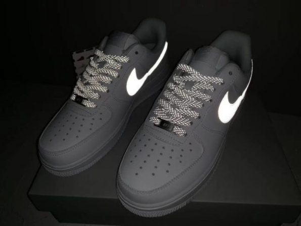 NIKE AIRFORCE 1 REFLECTIVE TICK - Image 2