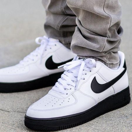 NIKE AIRFORCE WHITE BLACK