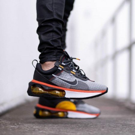 NIKE AIRMAX 2021