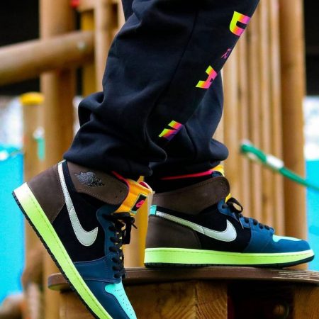 NIKE JORDAN RETRO 1
