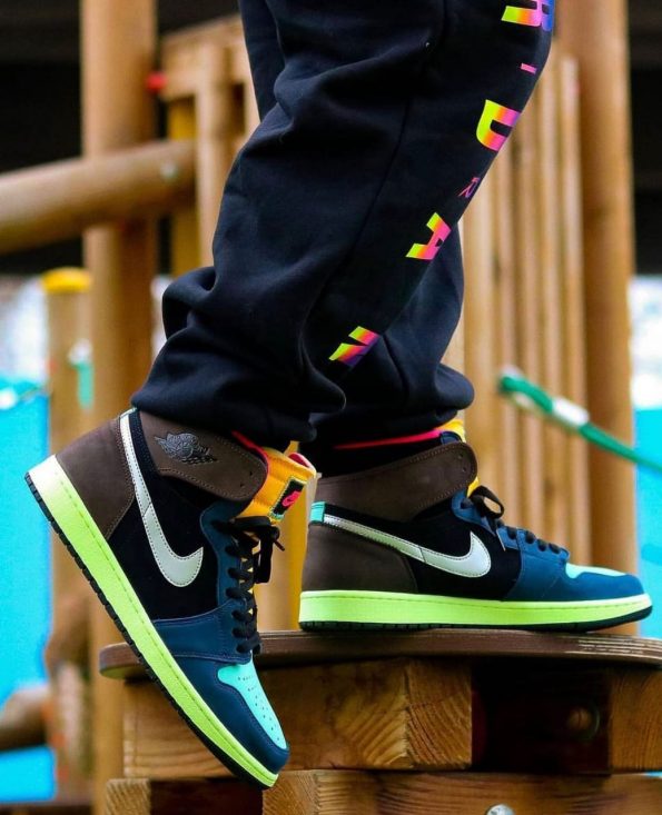 NIKE JORDAN RETRO 1