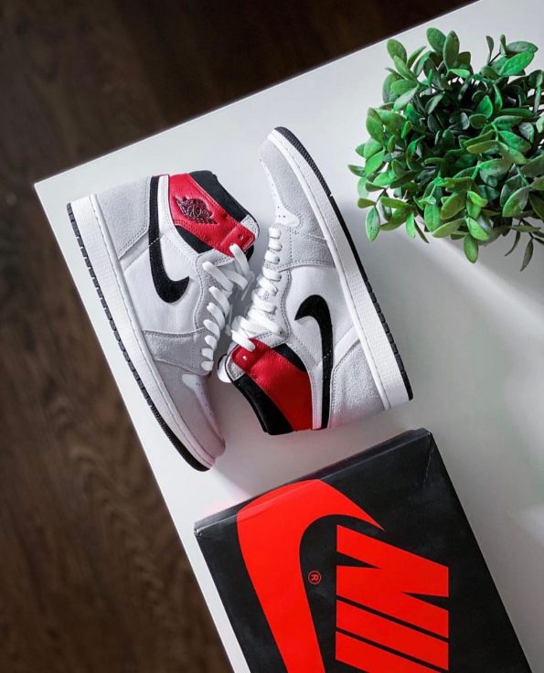 NIKE JORDAN RETRO 1 - Image 4