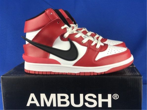 NIKE JORDAN RETRO 1 AMBUSH