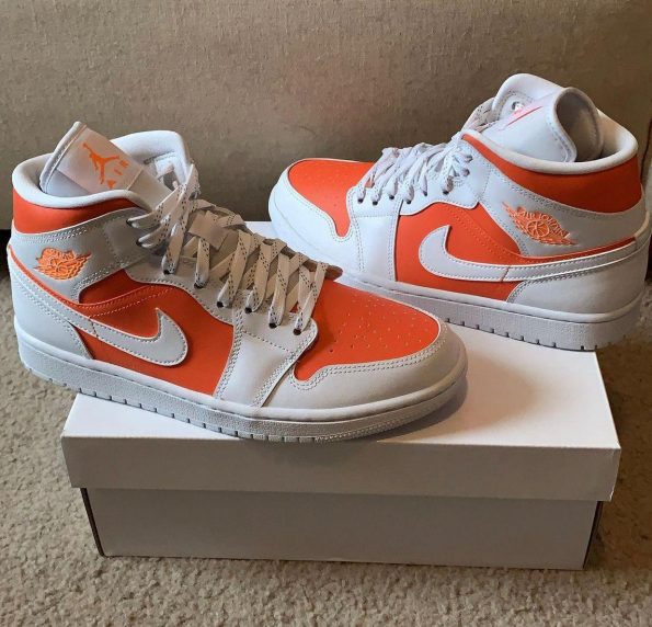 NIKE JORDAN RETRO 1 CITRUS - Image 2