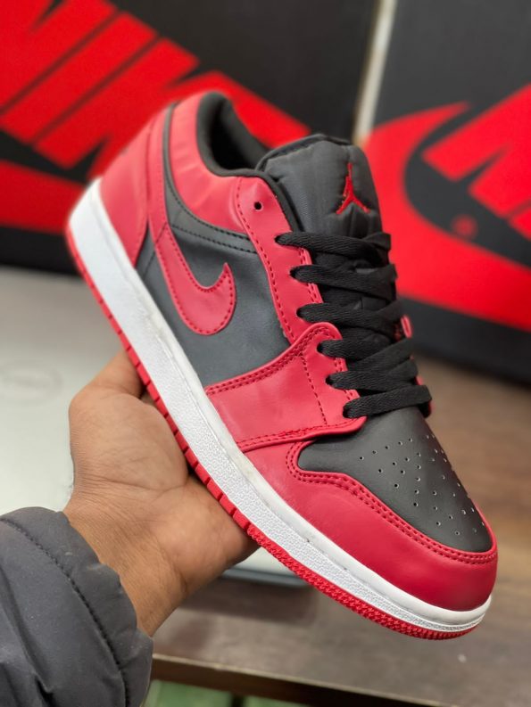 NIKE JORDAN RETRO 1 CUT LOW COLORS