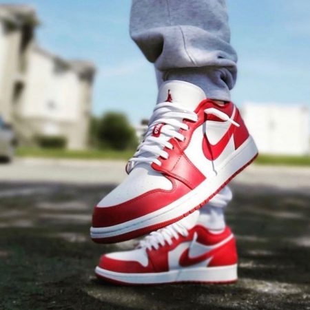 NIKE JORDAN RETRO 1 LOW