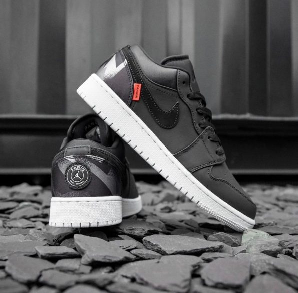 NIKE JORDAN RETRO 1 LOW