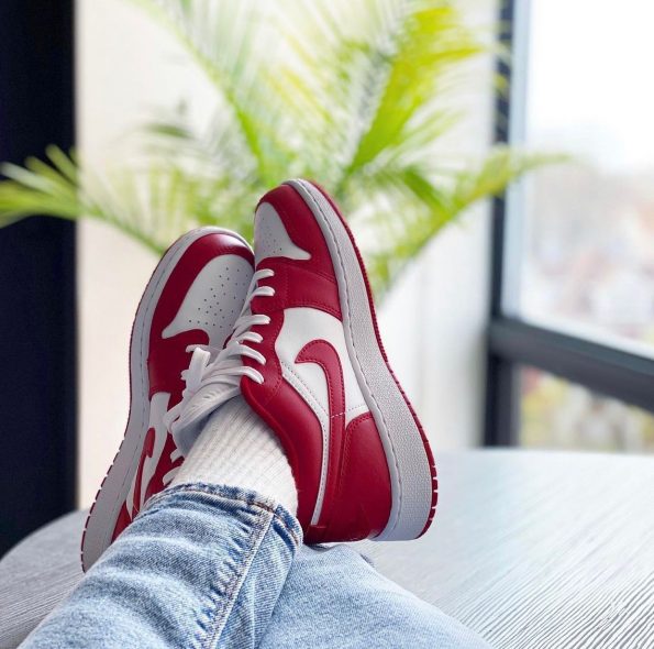 NIKE JORDAN RETRO 1 LOW - Image 2