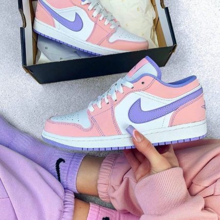 NIKE JORDAN RETRO 1 LOW ARCTIC PUNCH