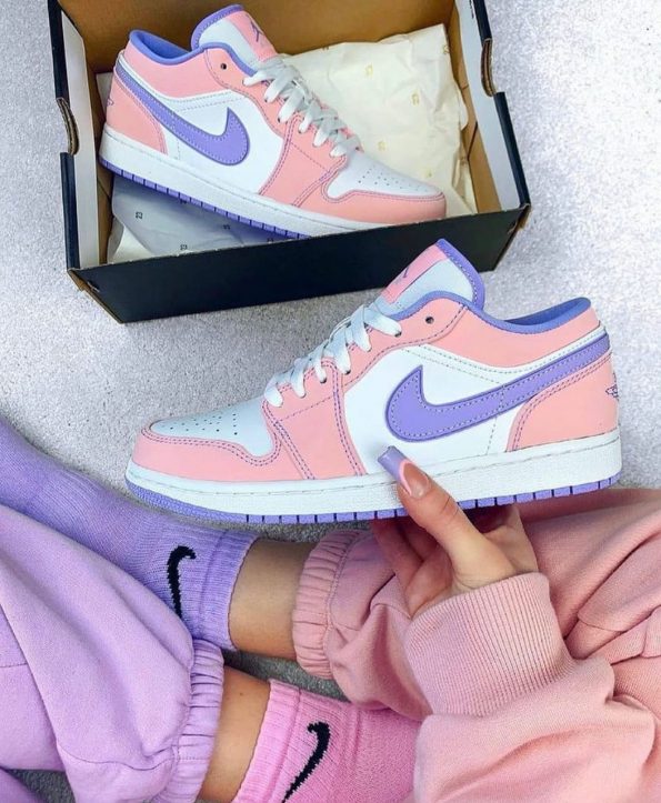 NIKE JORDAN RETRO 1 LOW ARCTIC PUNCH