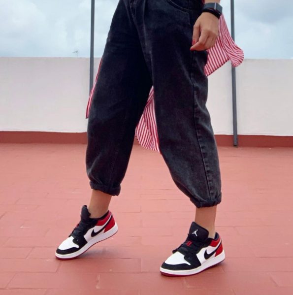 NIKE JORDAN RETRO 1 LOW BLACK TOE - Image 2