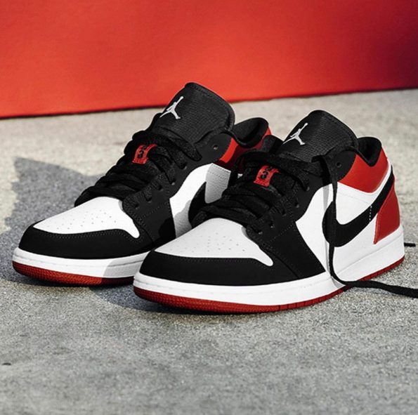 NIKE JORDAN RETRO 1 LOW BLACK TOE