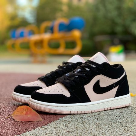 NIKE JORDAN RETRO 1 LOW GUAVA ICE