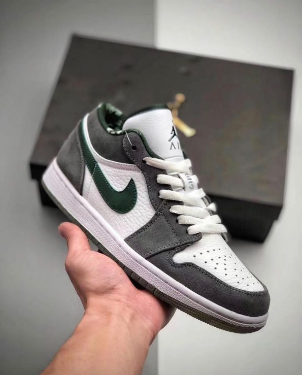 NIKE JORDAN RETRO 1 LOW NORTH SIDE