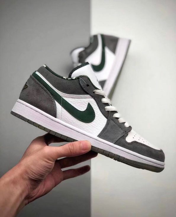 NIKE JORDAN RETRO 1 LOW NORTH SIDE - Image 2