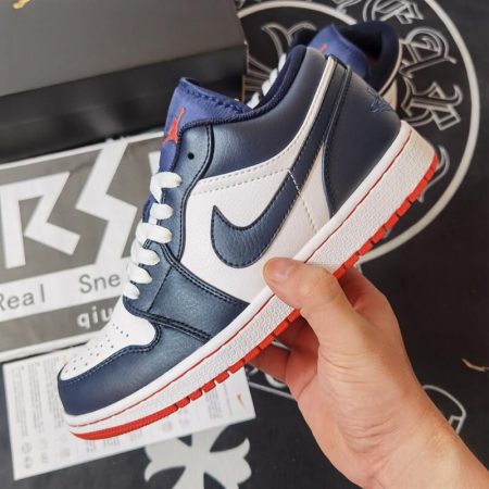 NIKE JORDAN RETRO 1 LOW OBSIDIAN