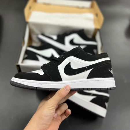 NIKE JORDAN RETRO 1 LOW PANDA