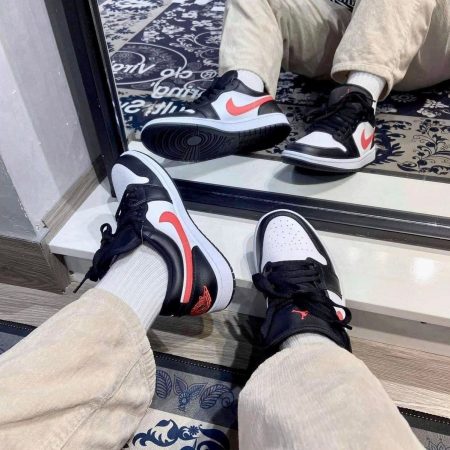 NIKE JORDAN RETRO 1 LOW SIREN RED