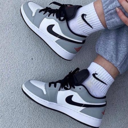 NIKE JORDAN RETRO 1 LOW SMOKE GREY