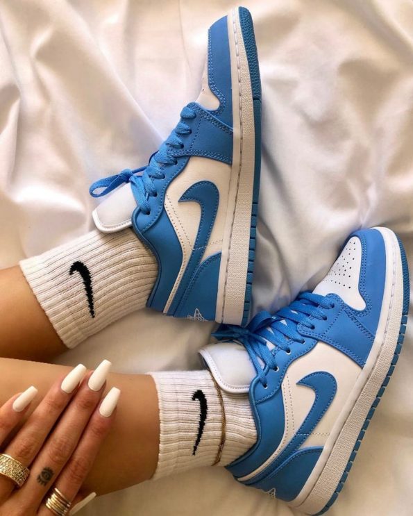 NIKE JORDAN RETRO 1 LOW UNC