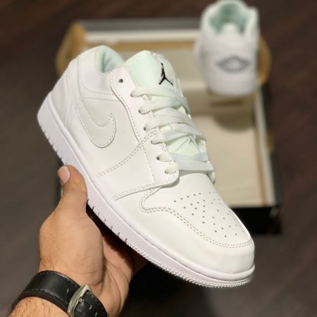NIKE JORDAN RETRO 1 LOW WHITE