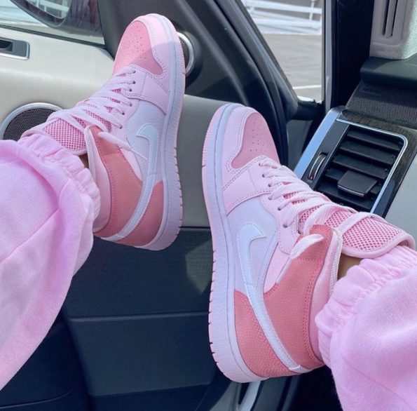 NIKE JORDAN RETRO 1 MID DIGITAL PINK - Image 2