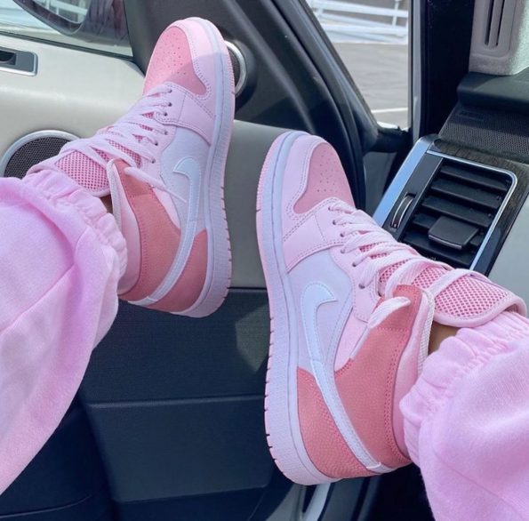 NIKE JORDAN RETRO 1 MID DIGITAL PINK 2599 2 7a Quality Replicas are the first copy products such as copycats shoes, watches, clothing, bags, and electronics.