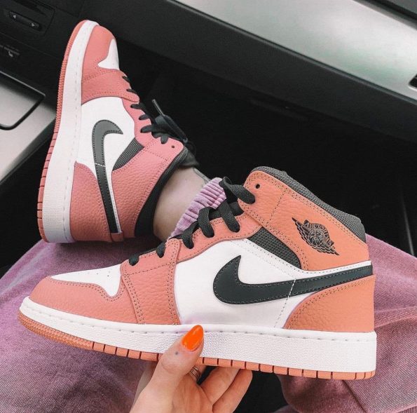 NIKE JORDAN RETRO 1 MID PINK QUARTZ