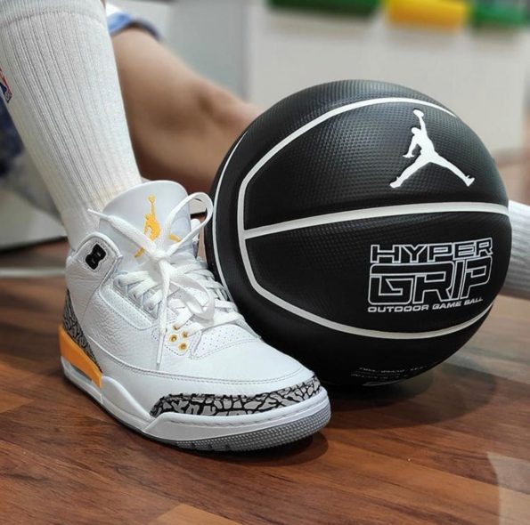 NIKE JORDAN RETRO 3 - Image 3