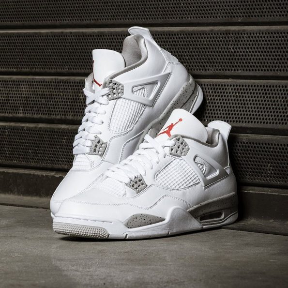 NIKE JORDAN RETRO 4
