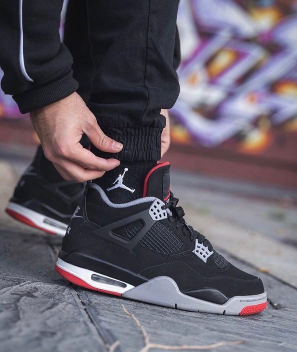 NIKE JORDAN RETRO 4 BRED - Image 2
