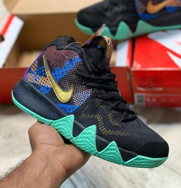 NIKE KYRIE 4