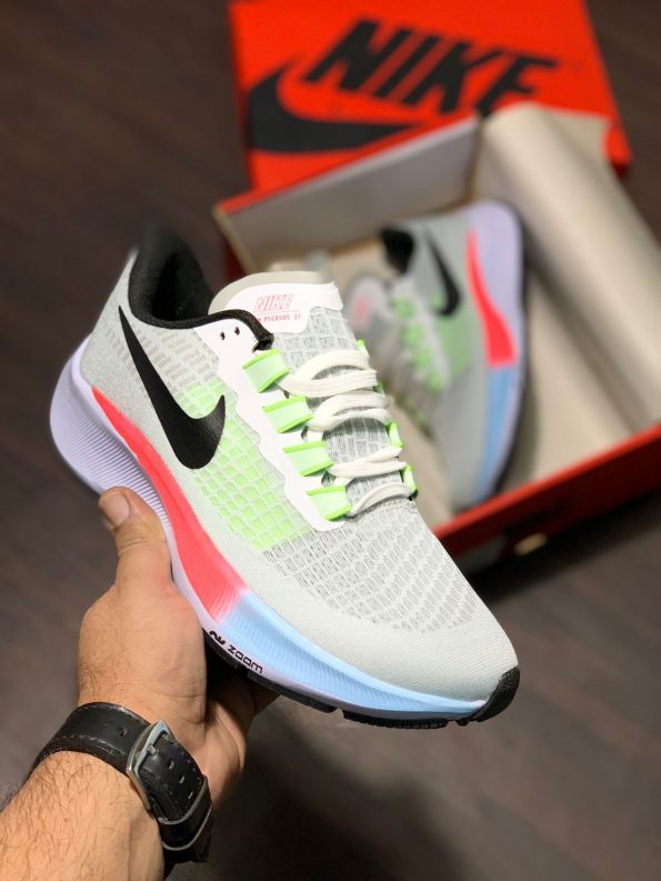 NIKE PEGASUS 37