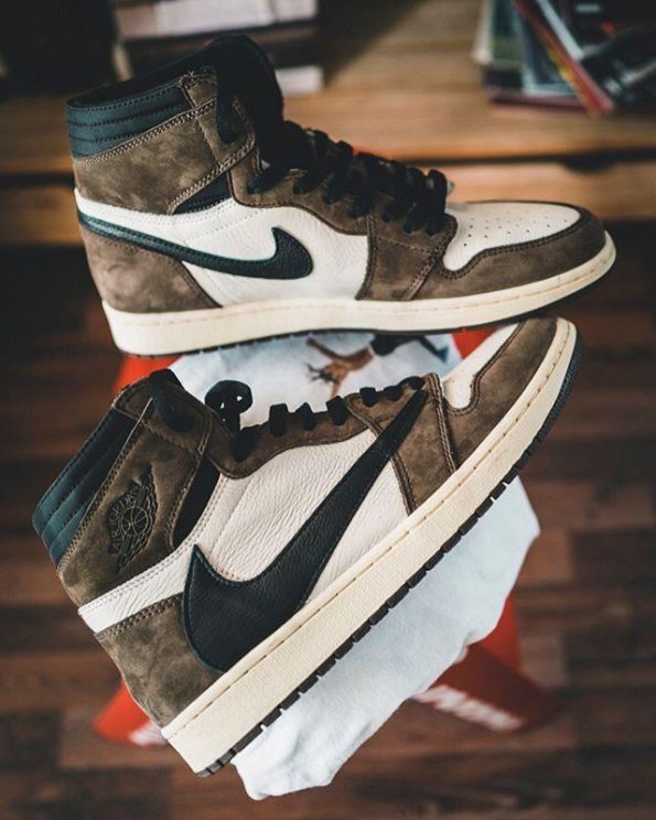 NIKE RETRO 1 TRAVIS SCOTT
