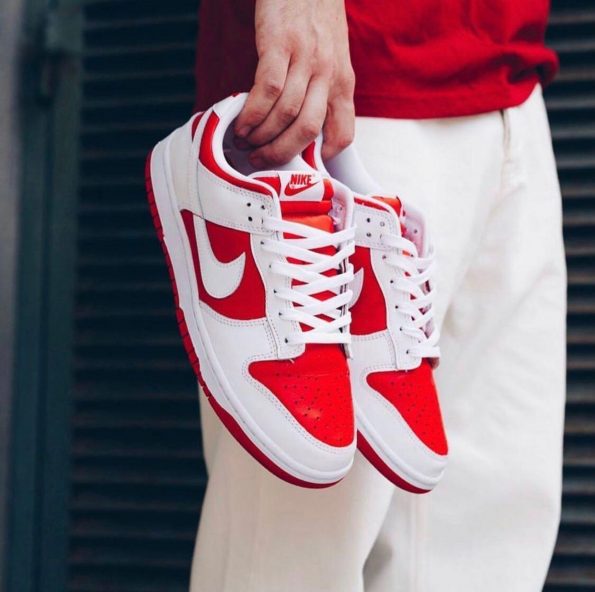 NIKE SB DUNK UNIVERSITY RED