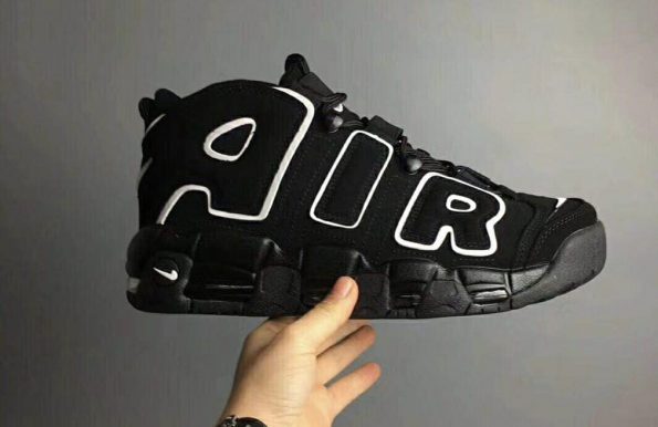 NIKE UPTEMPO