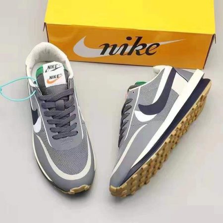 NIKE WAFFLE X SACAI