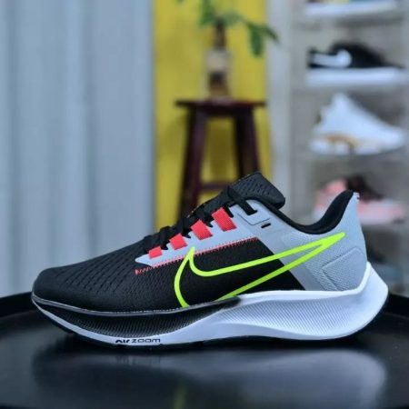 NIKE ZOOM PEGASUS 38