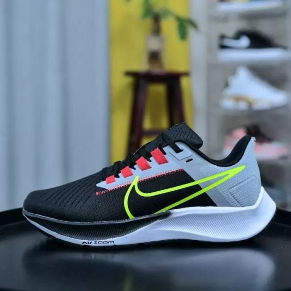 NIKE ZOOM PEGASUS 38