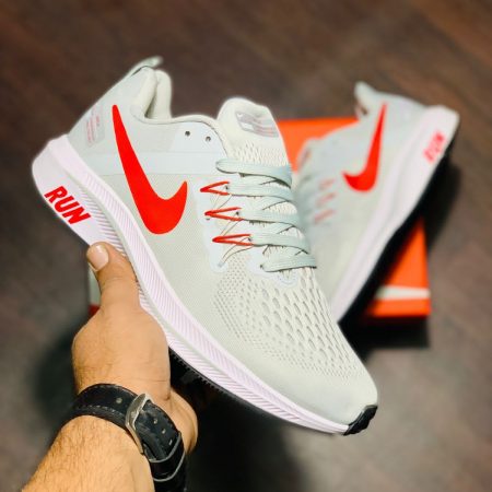 NIKE ZOOM RUN