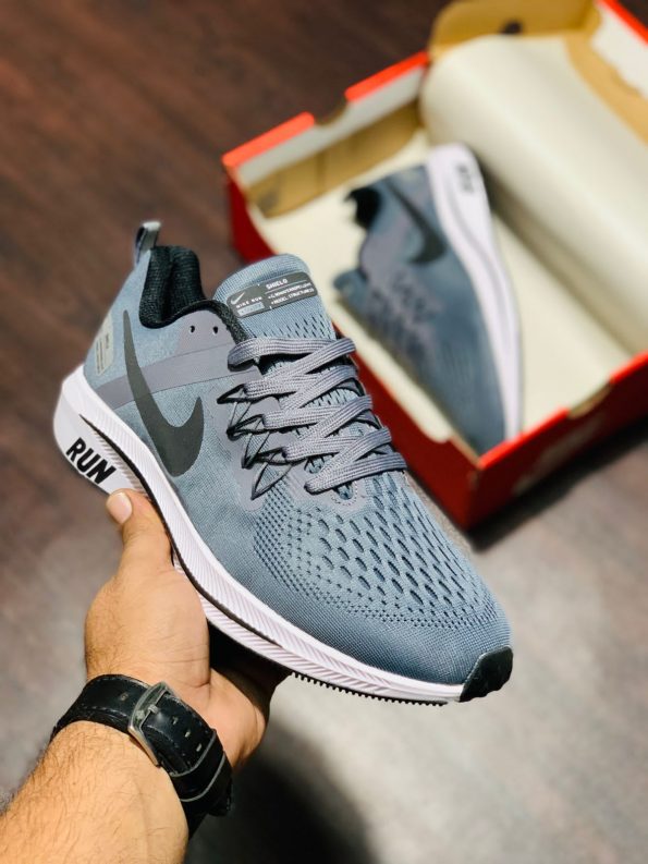 NIKE ZOOM RUN - Image 2